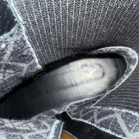 Aquatalia Chelsea Boots 6.5M Black - Picture 2 of 5